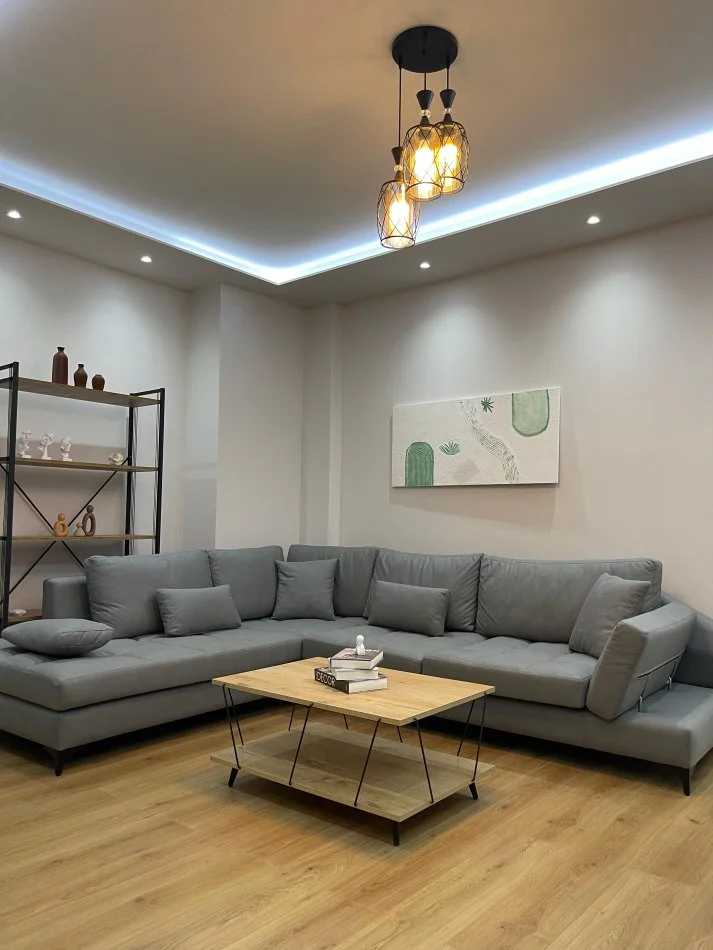 Tirane, jepet me qera apartament 2+1 Kati 4, 110 m² 850 € (Rruga e kavajes perballe delijorgjit)