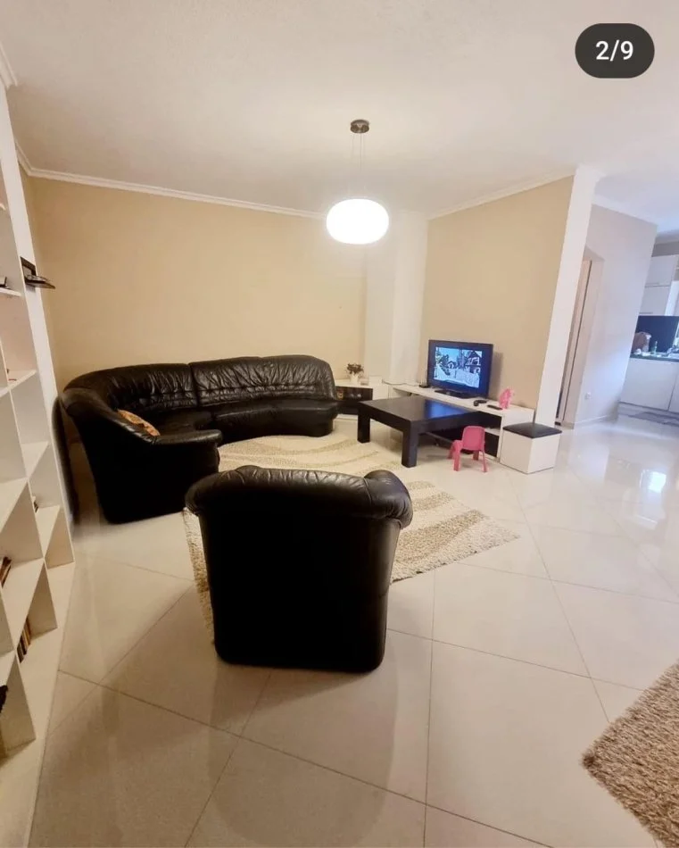 Tirane, jepet me qera apartament 3+1 Kati 2, 100 m² 850 € (rruga e kavajes)