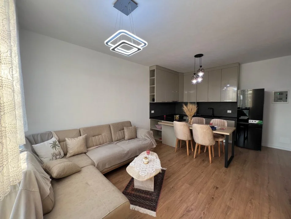 Tirane, jepet me qera apartament 1+1 Kati 3, 56 m² 500 € (Bulevardi i ri)