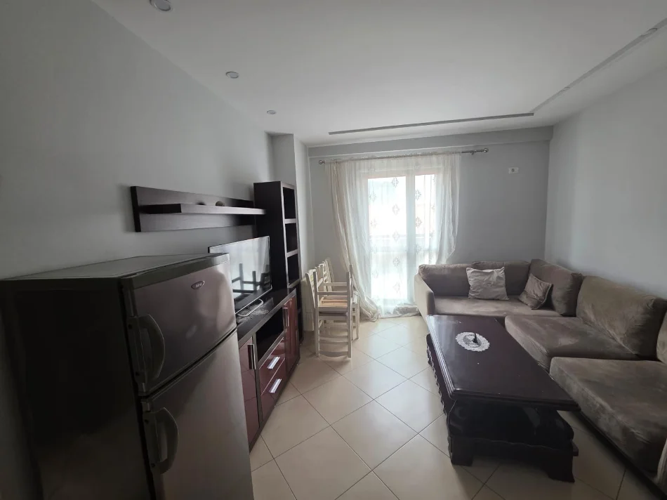 Tirane, jepet me qera apartament 2+1 Kati 2, 100 m² 650 € (Selvia ,Rruga e Dibres)