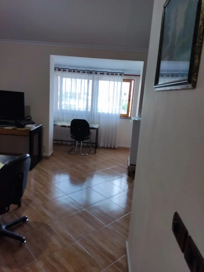 Tirane, jepet me qera apartament 1+1 Kati 5, 60 m² 380 € (Kryqezimi i Siri Kodres)