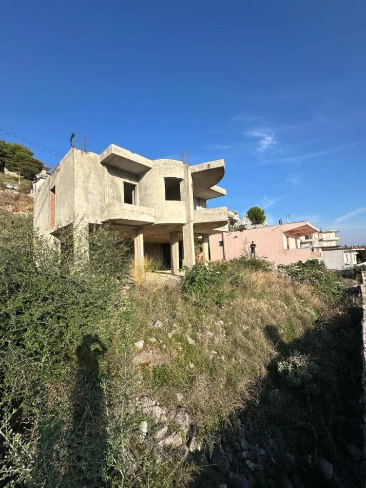 Sarande, shitet Vile 2 Katshe , 364 m² 200.000€ Janaq Kumi)