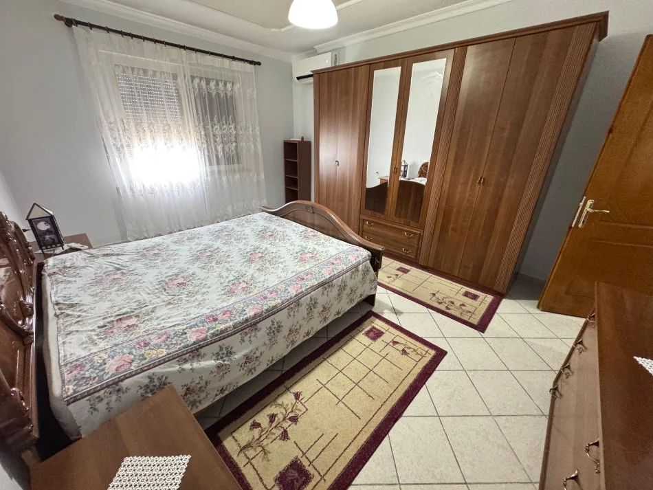 jepet me qera apartament 1+1 Kati 11, 57 m² 450 € (Rruga e kavajes)