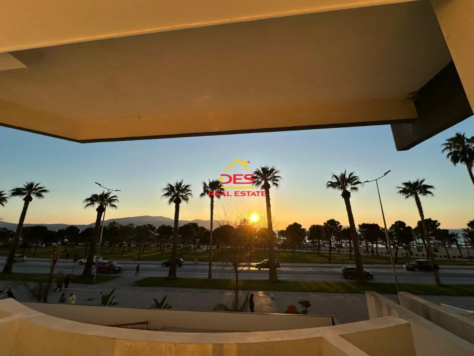 Vlore, shitet apartament 1+1+Ballkon Kati 1, 75 m² 250.000 € (Rruga Murat Tërbaçi)