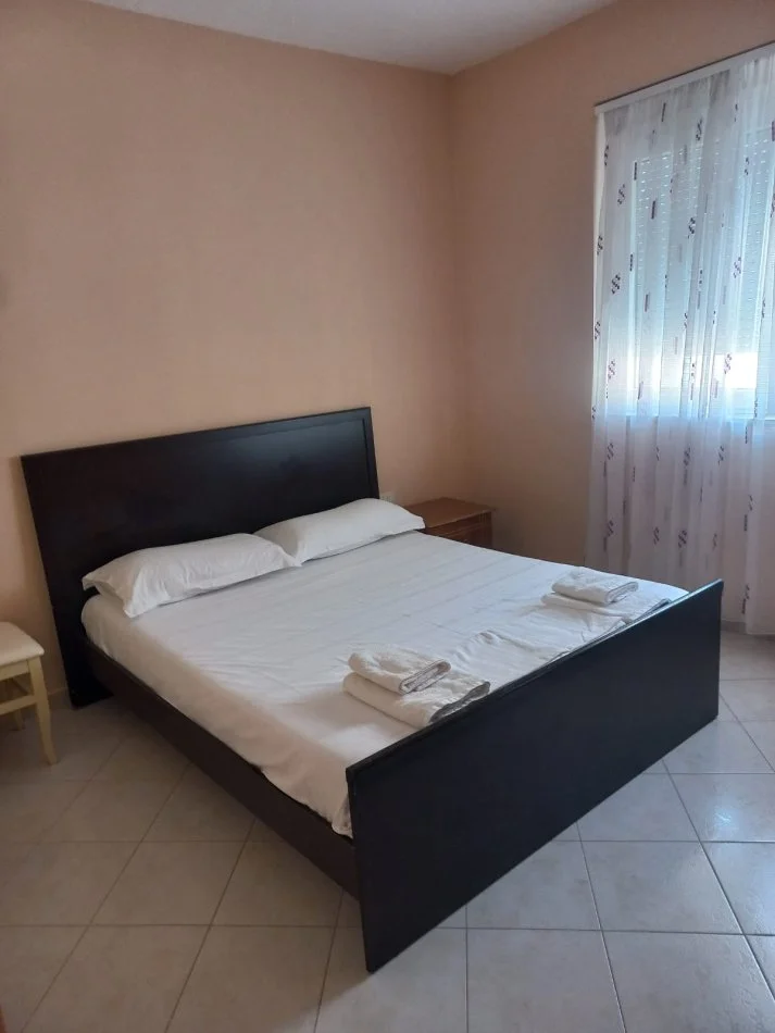 Vlore, jepet me qera apartament 1+1 Kati 6, 70 m² 200 € (Lungomare)