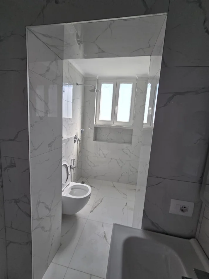 Tirane, shitet apartament 2+1+Ballkon Kati 5, 55 m² 128.000 € (Don Bosco)