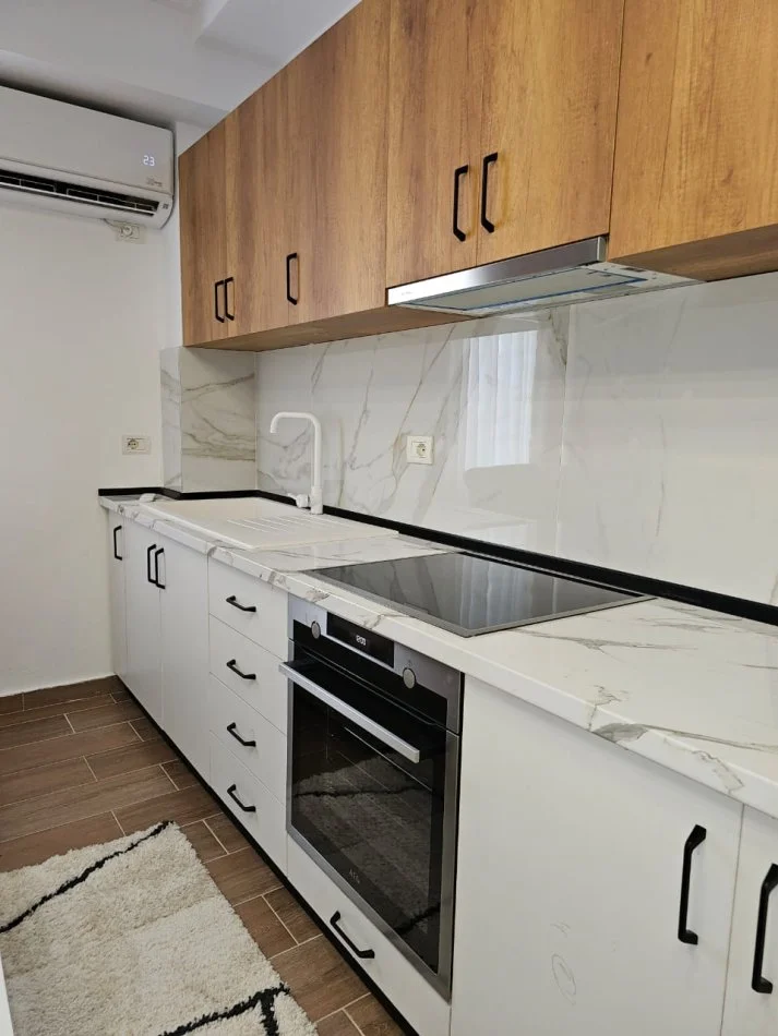 Tirane, jepet me qera apartament 1+1 Kati 3, 64 m² 600 € 21 Dhjetori