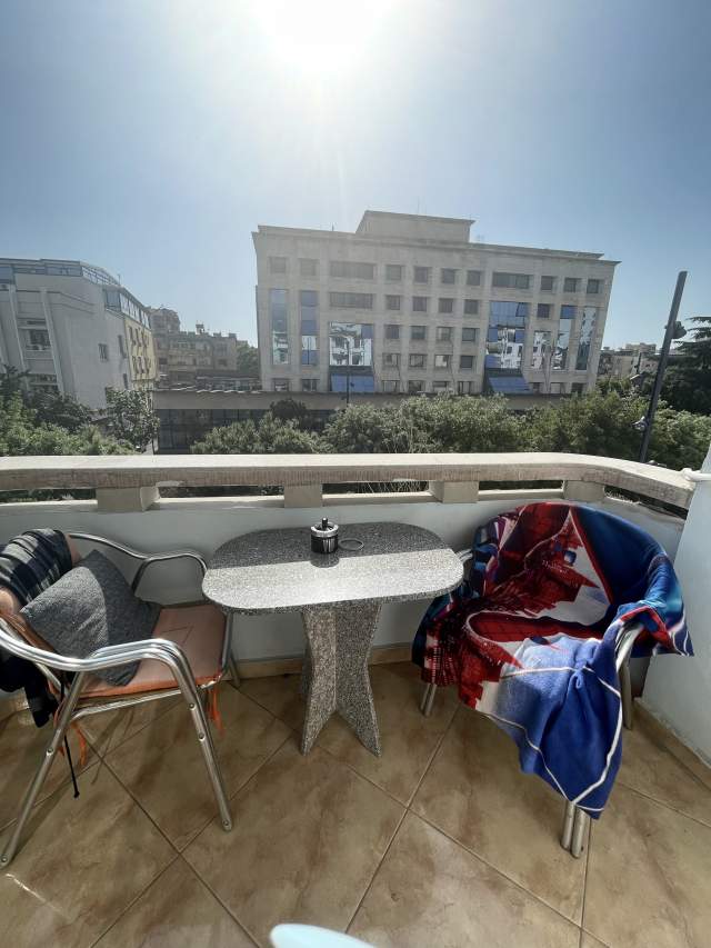 Tirane, ndarje qeraje apartament 2+1+BLK Kati 3, 120 m² 350 Euro (Bulevardi Zogu I)