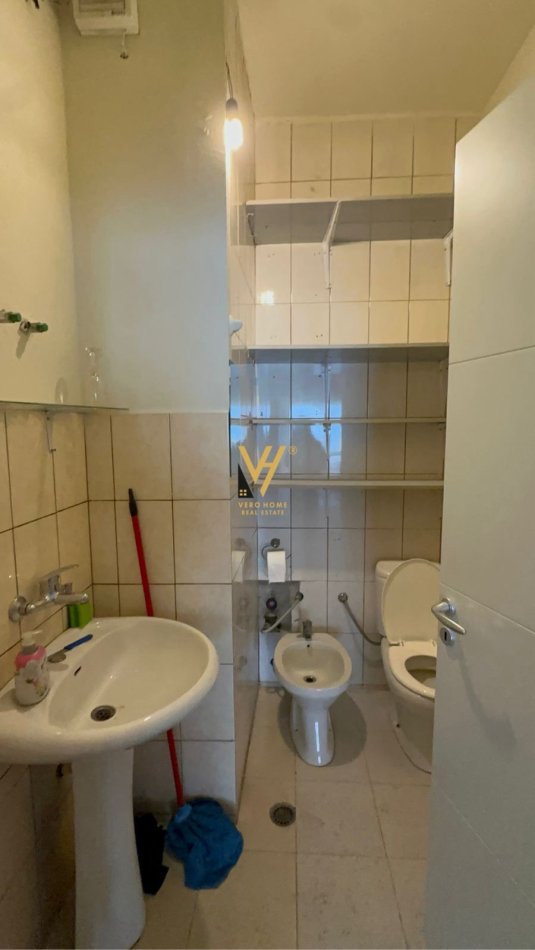 Tirane, jepet me qera apartament 2+1+Ballkon Kati 3, 82 m² 630 € (LIQENI I THATE)