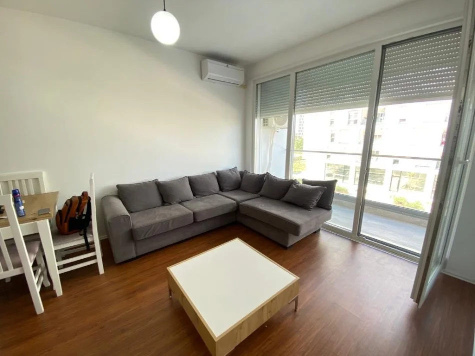 Tirane, jepet me qera apartament 2+1 Kati 4, 101 m² 750 € (Fiori di bosko)