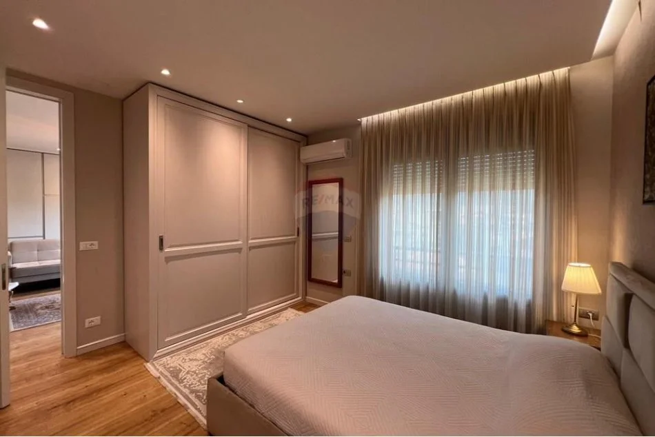 Tirane, jepet me qera apartament 2+1+Aneks+Ballkon Kati 4, 115 m² 1.200 € (Ambasada Amerikane)