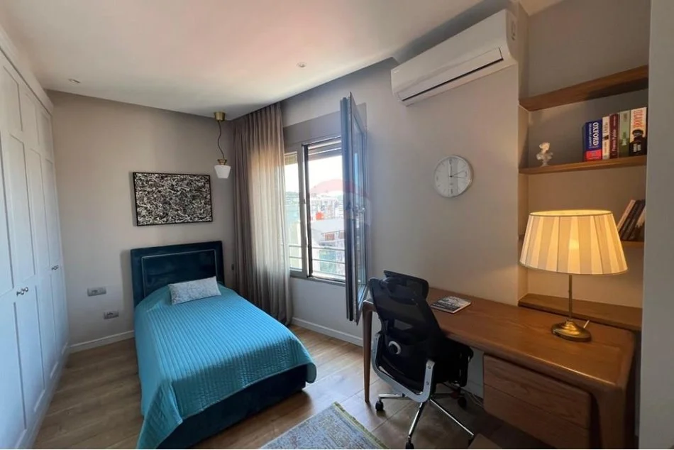 Tirane, jepet me qera apartament 2+1+Aneks+Ballkon Kati 4, 115 m² 1.200 € (Ambasada Amerikane)