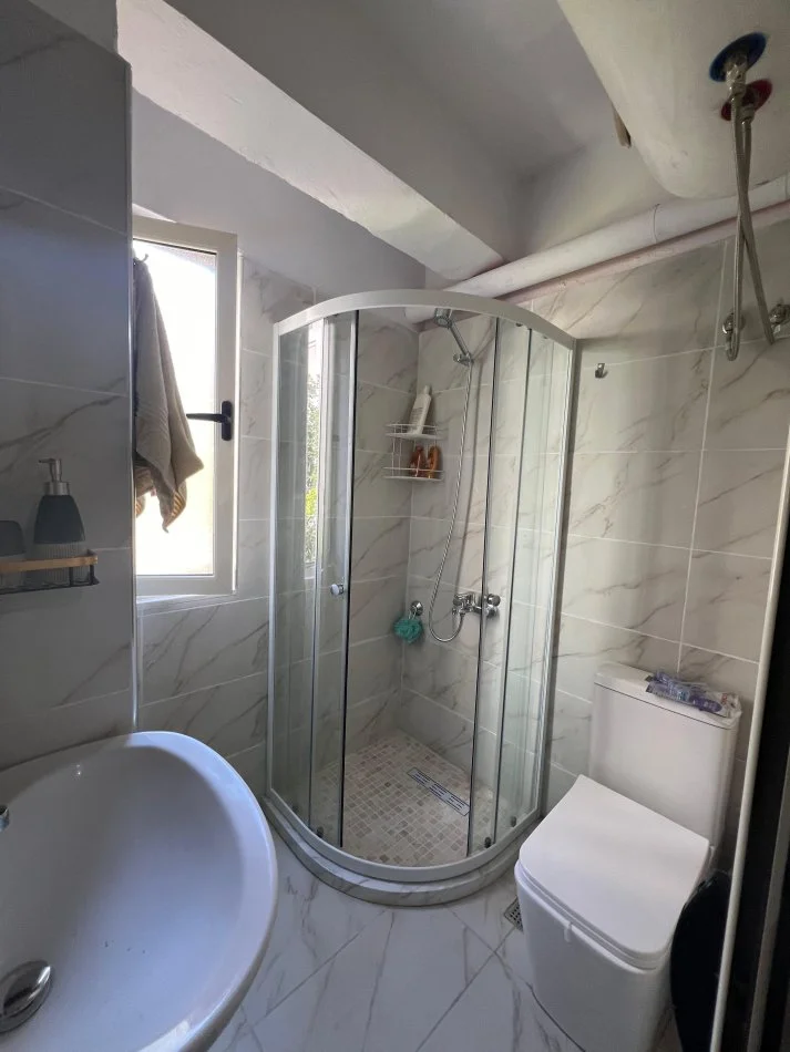 Tirane, jepet me qera apartament 1+1 Kati 2, 27 m² 400 € (21 Dhjetori)