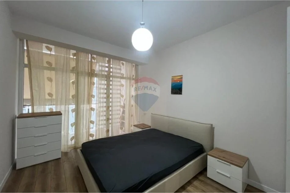 Tirane, jepet me qera apartament 1+1+Ballkon Kati 4, 75 m² 750 € (Kika 2)