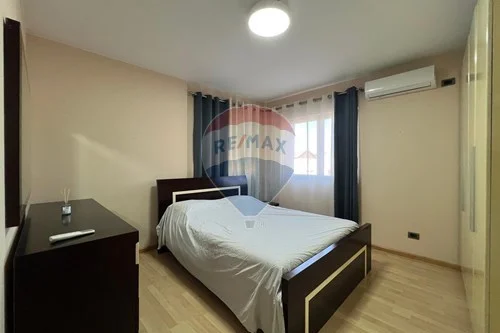 Tirane, jepet me qera apartament 3+1+Aneks+Ballkon Kati 3, 105 m² 750 € (Pazari i Ri)