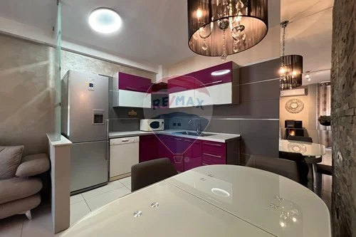 Tirane, jepet me qera apartament 3+1+Aneks+Ballkon Kati 3, 105 m² 750 € (Pazari i Ri)