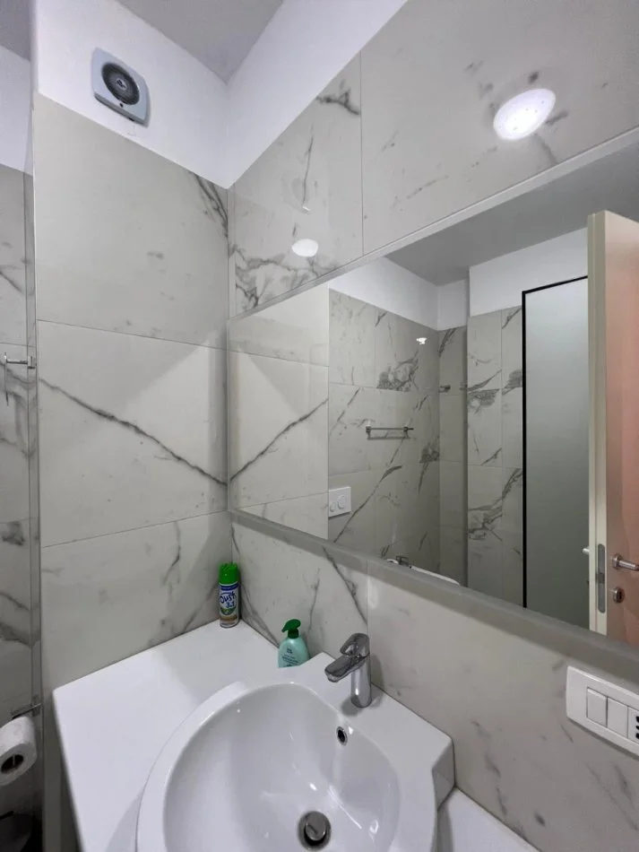 Tirane, jepet me qera apartament 2+1+Aneks+Ballkon Kati 4, 98 m² 900 € (Hipoteka)