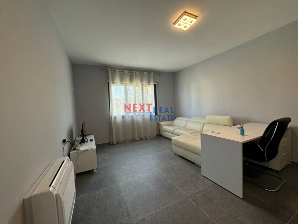 Vlore, jepet me qera apartament 1+1+Ballkon , 400 € (TRANSBALLKANIKE)