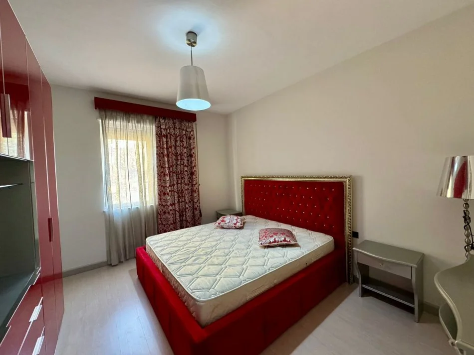 Tirane, jepet me qera apartament 2+1 Kati 2, 97 m² 650 € (EDUART MANO)