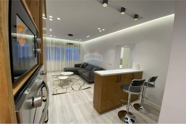 Tirane, jepet me qera apartament 1+1 Kati 2, 67 m² 470 Euro (Pazari i Ri)