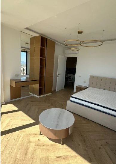Tirane, jepet me qera apartament 2+1+Ballkon Kati 11, 110 m² 1.250 € (Golden Tower, Mine Peza)