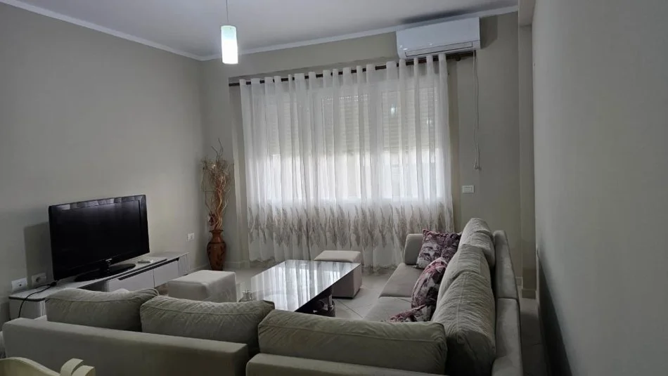 Tirane, jepet me qera apartament 2+1 Kati 3, 100 m² 650 € (Kopshti Zoologjik)