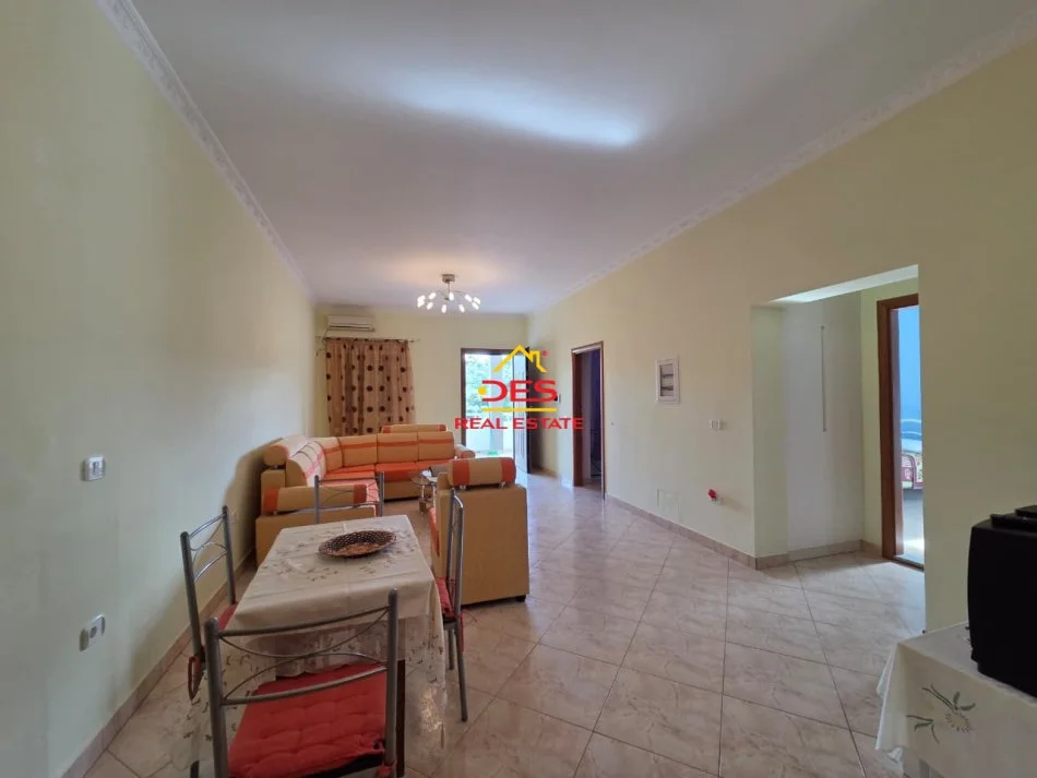 Vlore, jepet me qera Vile 3+1+Ballkon Kati 2, 140 m² 500 € (Kuzum Baba)