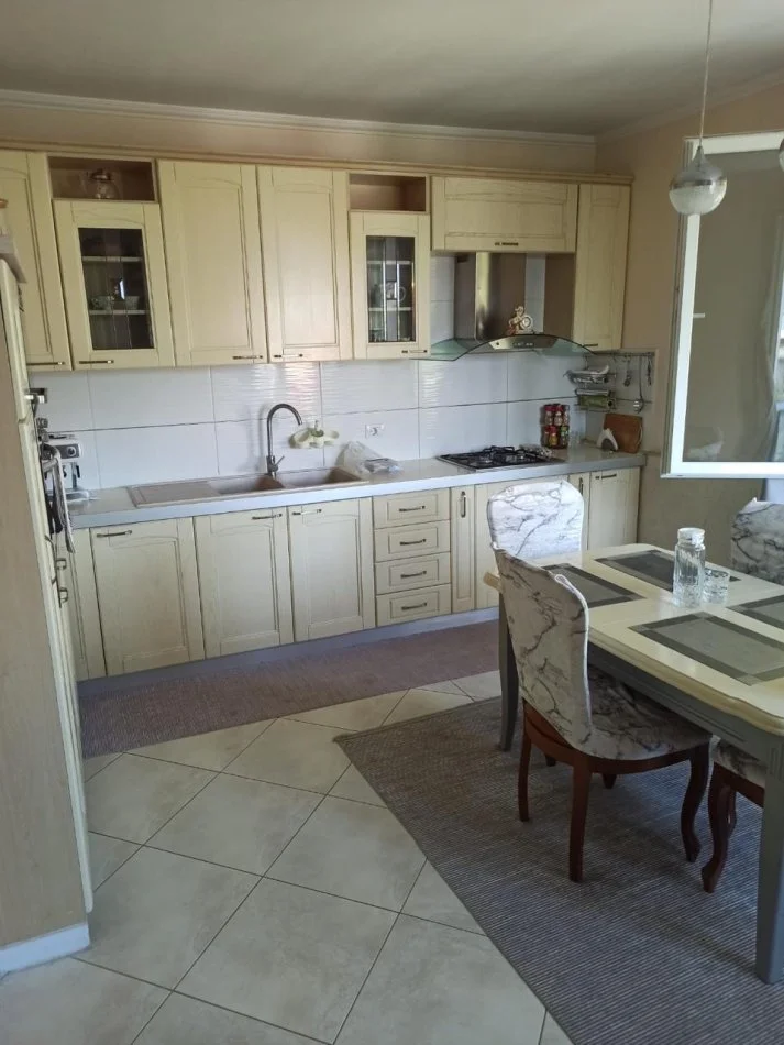 Tirane, shitet apartament 2+1 Kati 5, 122 m² 260.000 € (Liweni i thatë)