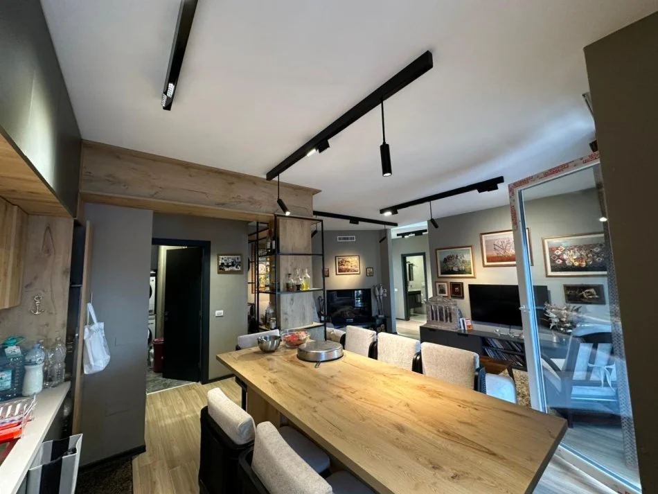 Tirane, shitet apartament 3+1+2+Depo+Indoor Closet+Ballkon , 139 m² 300.000 € (Fiori Di Bosco)