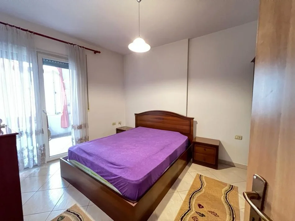 Tirane, jepet me qera apartament 1+1+Ballkon Kati 6, 65 m² 450 € (Selvia)
