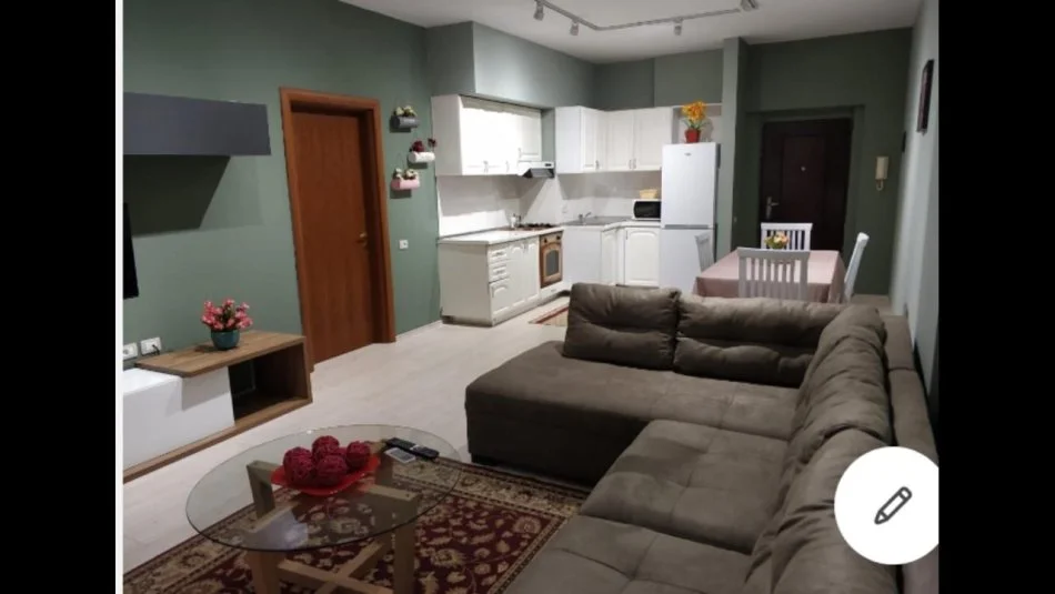 Tirane, jepet me qera apartament 2+1+Ballkon Kati 3, 90 m² 650 € (rruga Elbasanit)