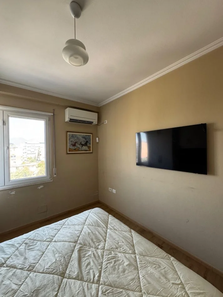 Tirane, jepet me qera apartament 2+1 Kati 4, 100 m² 1.000 € 