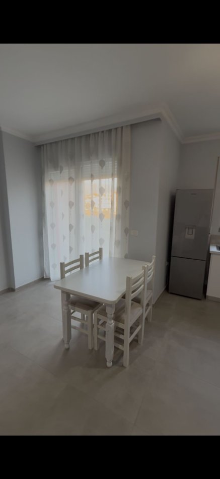 Tirane, shes apartament 1+1+Ballkon , 92.400 € 
