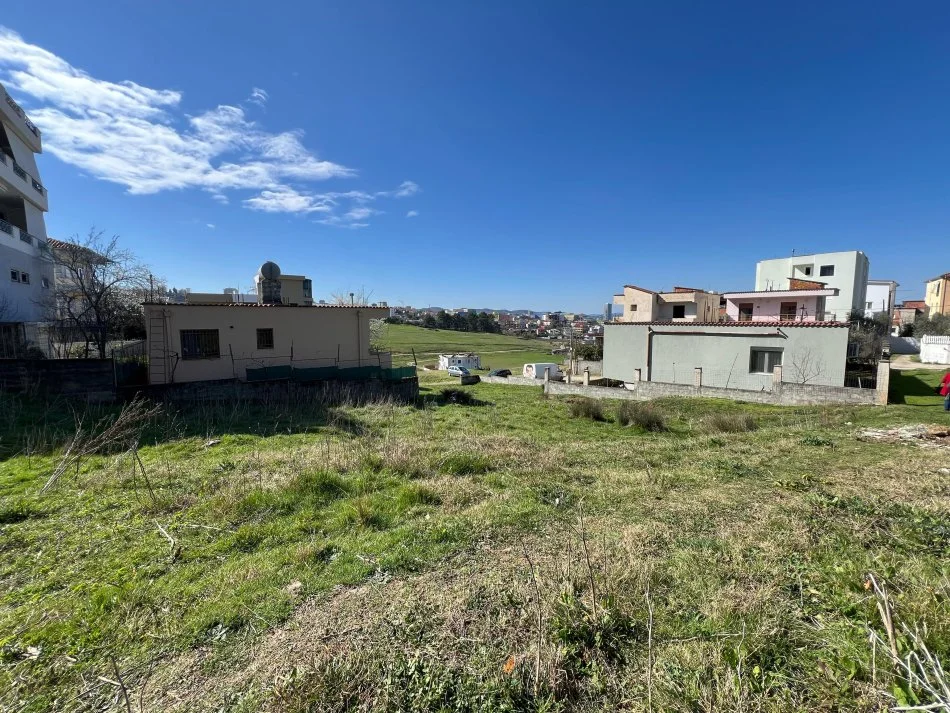 Tirane, shitet toke , 364 m² 73.000 € (Ali Demi)