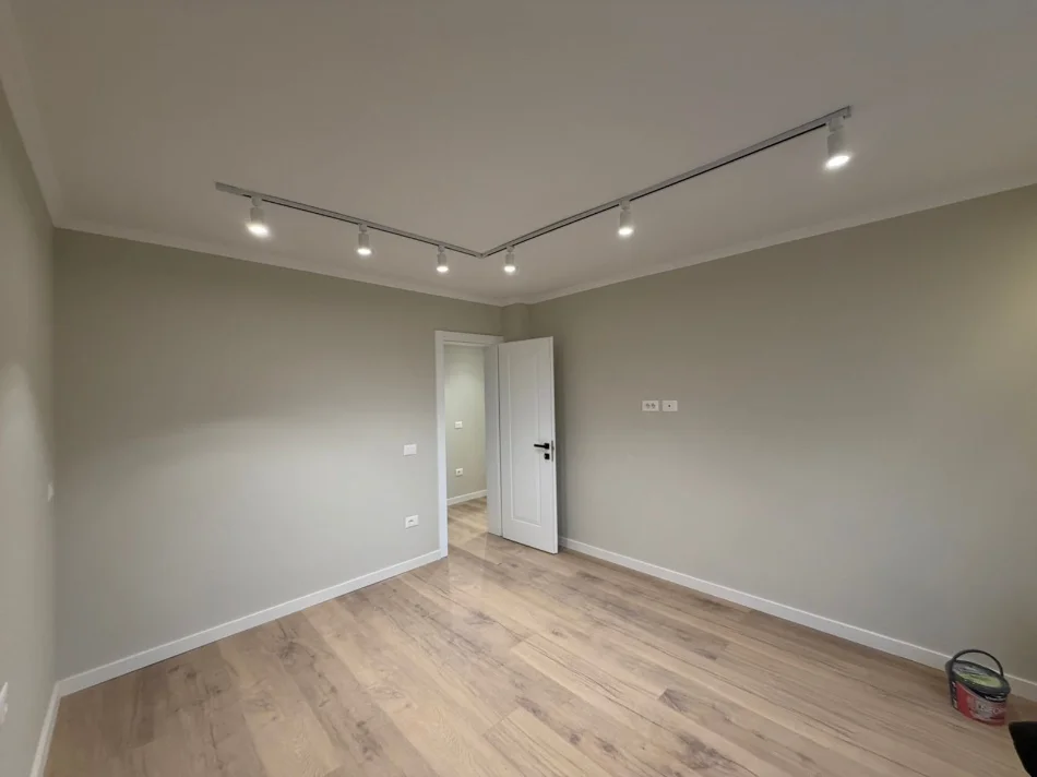 Tirane, shes apartament 1+1+Ballkon Kati 5, 45 m² 125.000 € (21 Dhjetori)