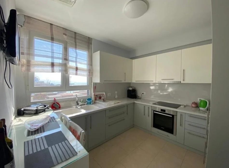 Durres, jepet me qera apartament+verande | Penthouse 3+1 Kati 8, 104 m² (TEK BLUE STARI NE DURRES)