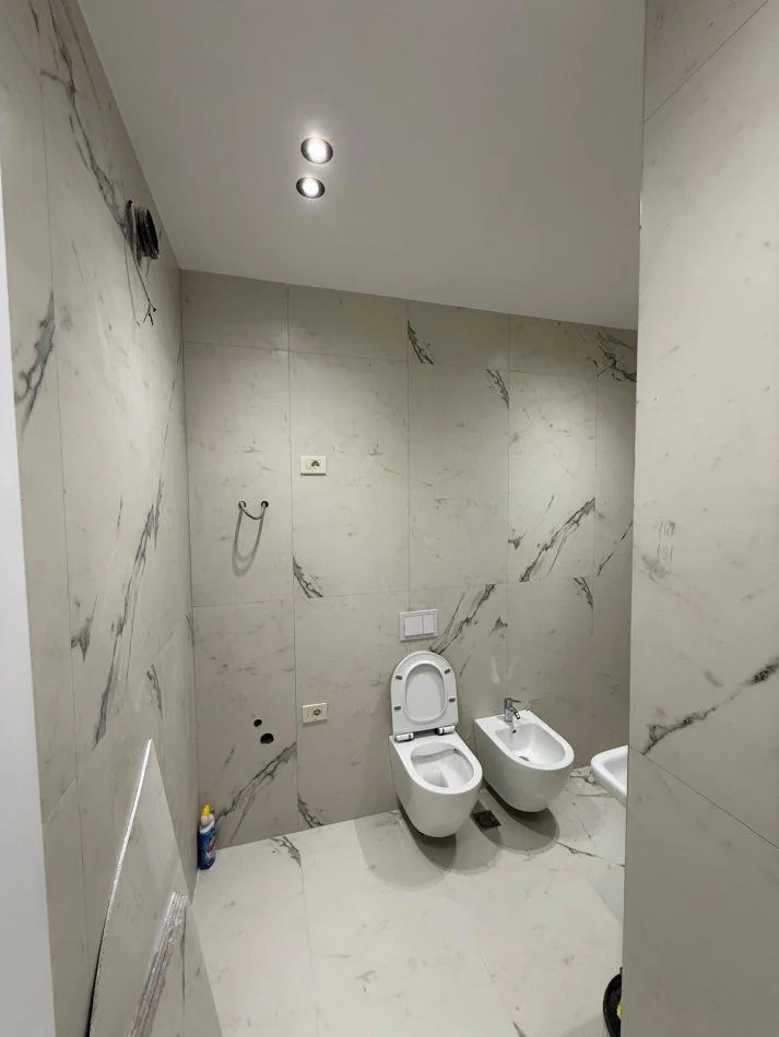 Tirane, jepet me qera zyre Kati 4, 69 m² 700 € (RRUGA  MINE PEZA )