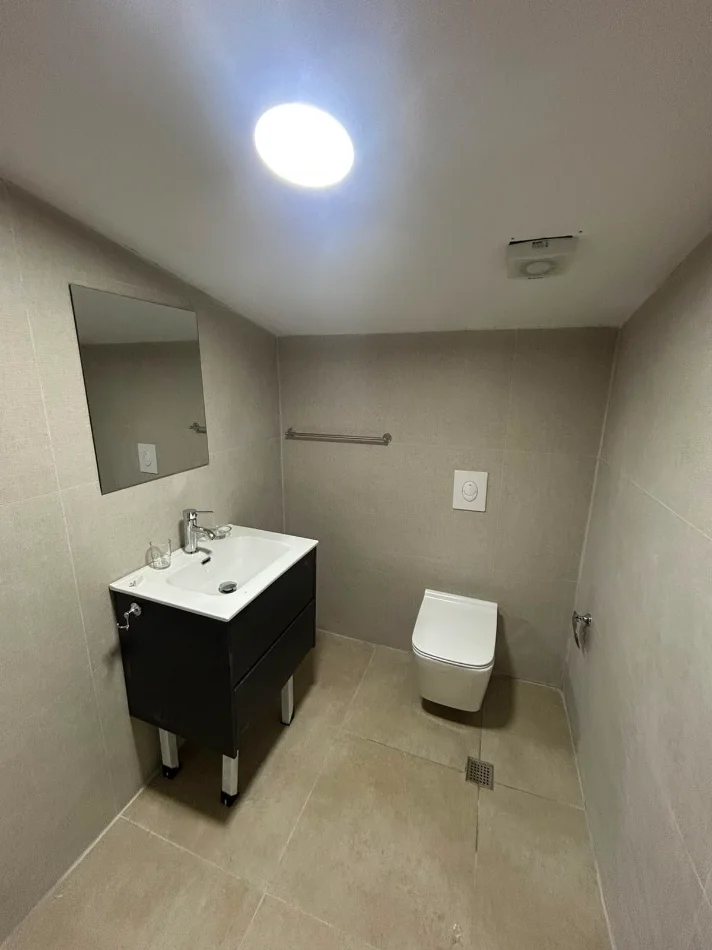 Tirane, jepet me qera apartament 2+1 Kati 3, 100 m² 450 € (Perballe UET ne Porcelan)