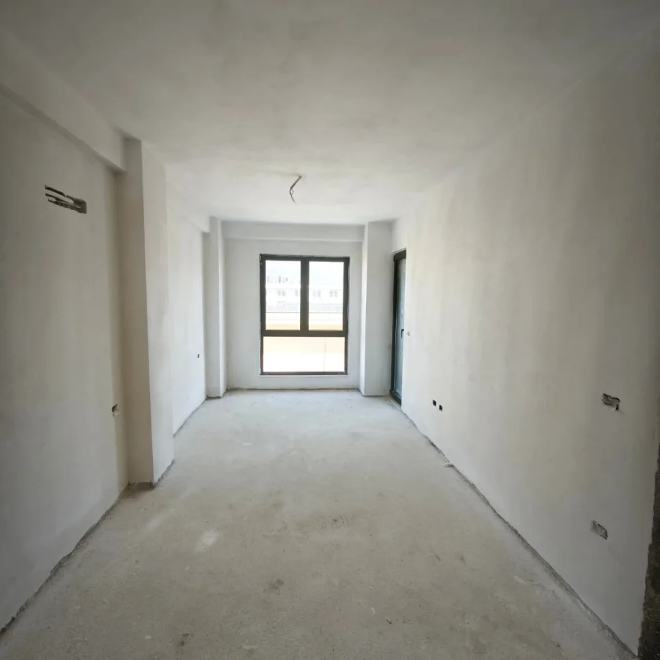 Tirane, shitet apartament 2+1+Ballkon Kati 3, 103 m² 248.000 € (Rruga Karl Gega)
