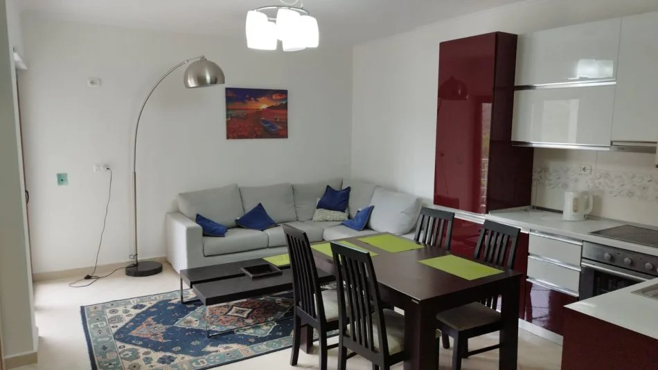 Durres, jepet me qera apartament 2+1+Ballkon Kati 9, 97 m² 500 € (Vollga)