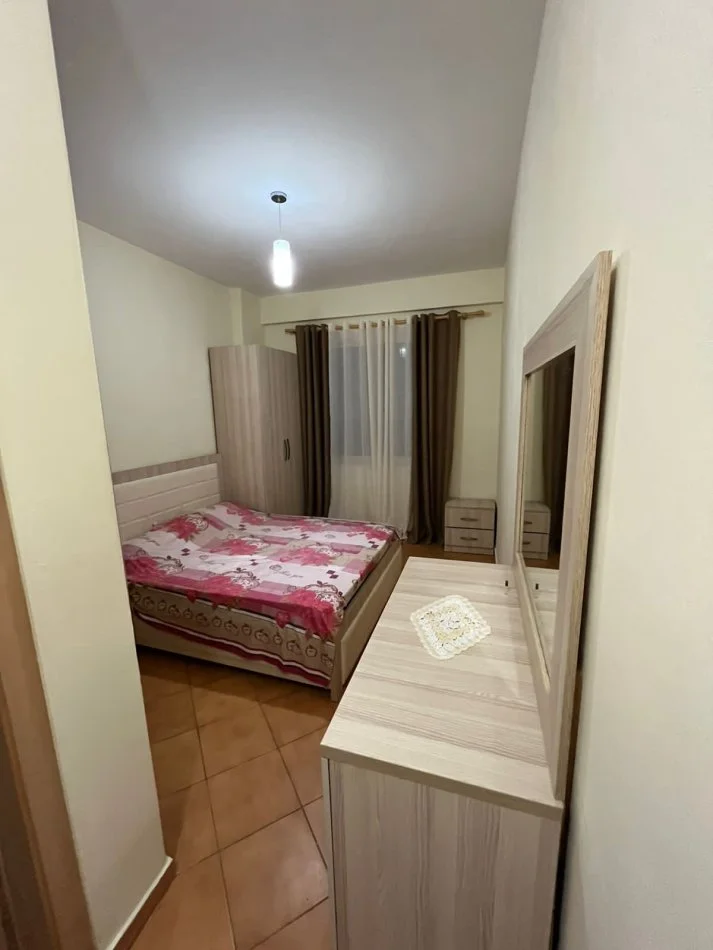 Tirane, jepet me qera apartament 3+1+Ballkon Kati 3, 104 m² 370 € (Fresk , Furre Buke Europa)