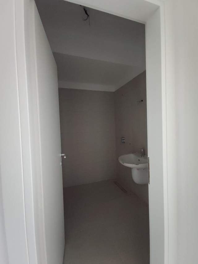 Tirane, jepet me qera apartament 1+1+BLK Kati 4, 60 m² 400 Euro (Kongresi Lushnjes)