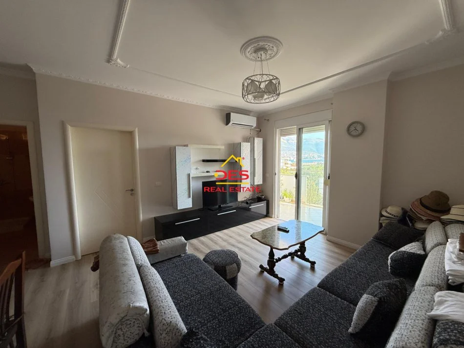 Vlore, shitet apartament 1+1+Ballkon Kati 4, 73 m² 137.000 € (Rruga Kosova)