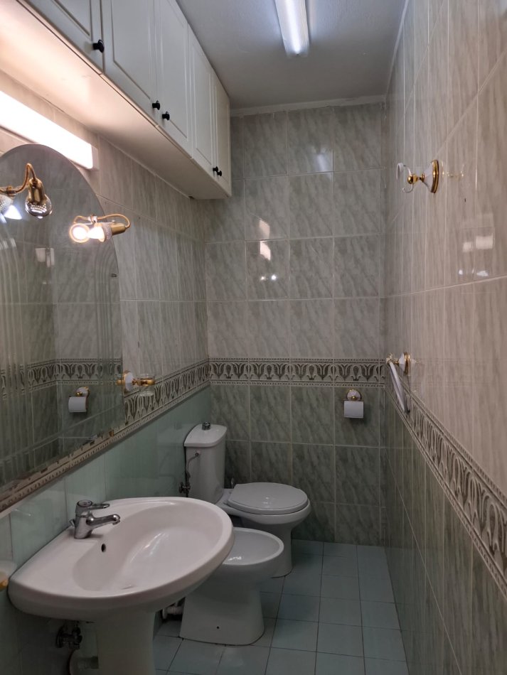 Tirane, jepet me qera apartament 1+1+Ballkon Kati 3, 65 m² 550 € (Komuna e Parisit)