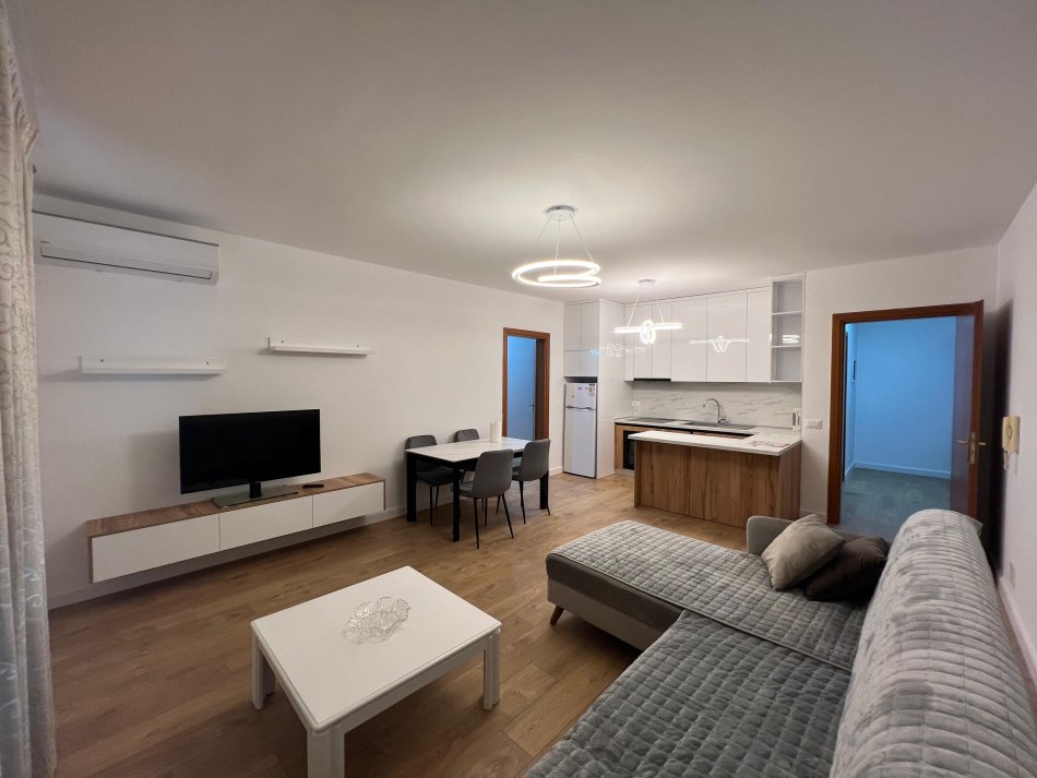 Tirane, jepet me qera apartament 2+1 Kati 6, 120 m² 800 € (Rruga e kavajes)