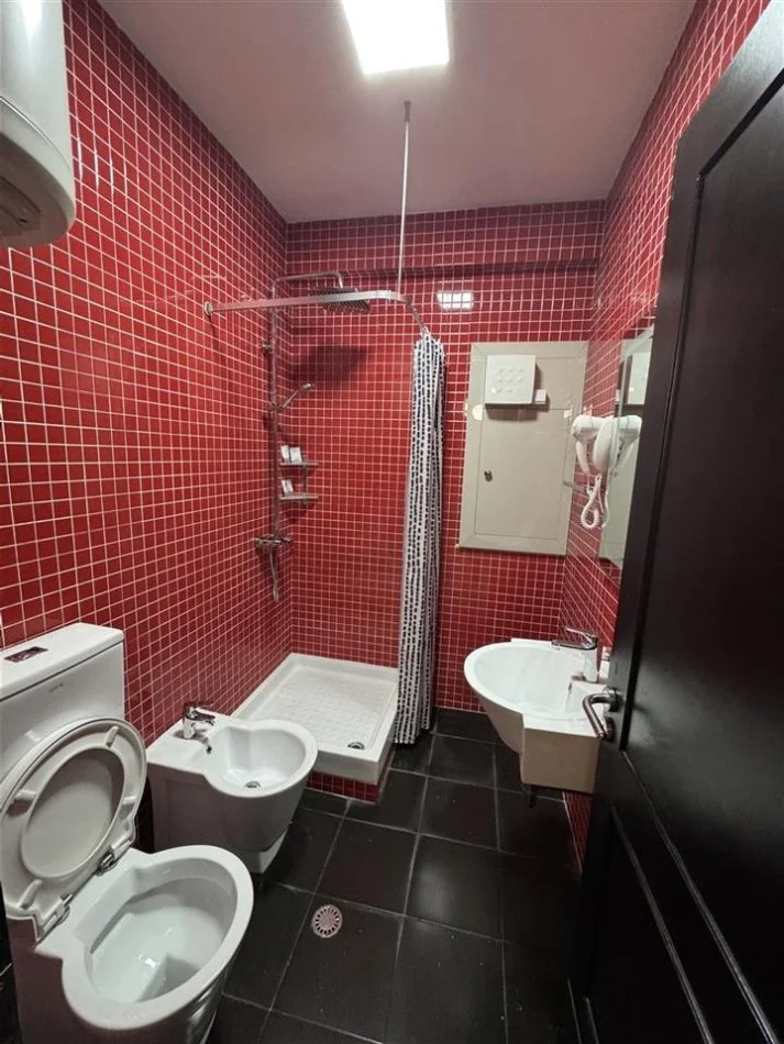 Tirane, jepet me qera apartament 2+1 Kati 8, 90 m² 650 € (Selvia)