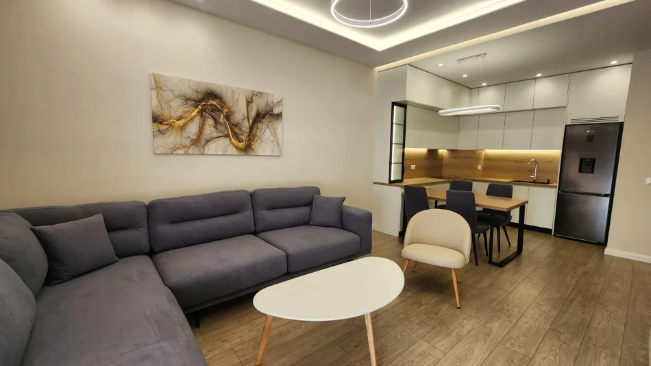 Tirane, jepet me qera apartament 1+1+Ballkon Kati 5, 80 m² 850 € (Kompleksi olimpik)