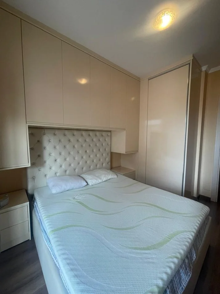 Tirane, jepet me qera apartament 1+1+Ballkon Kati 4, 65 m² 350 € 