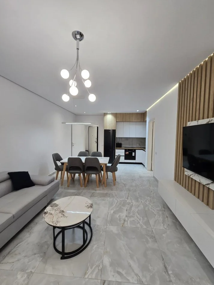 Tirane, jepet me qera apartament 1+1+Ballkon Kati 3, 90 m² 1.000 € (Liqeni i Thate)