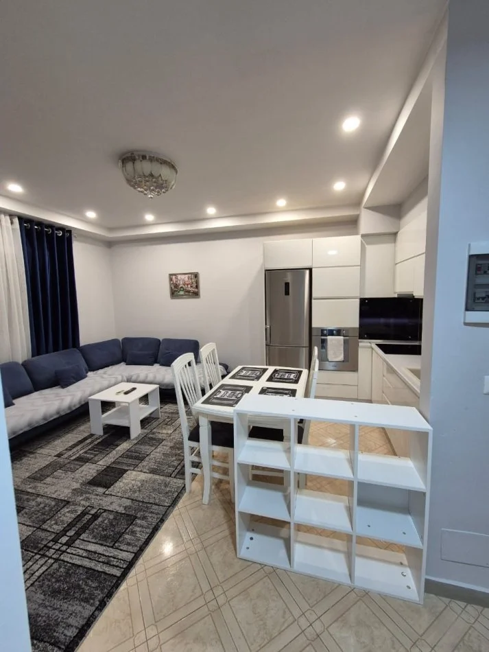 Tirane, jap me qera apartament 1+1 Kati 5, 60 m² 450 € (5 maji)